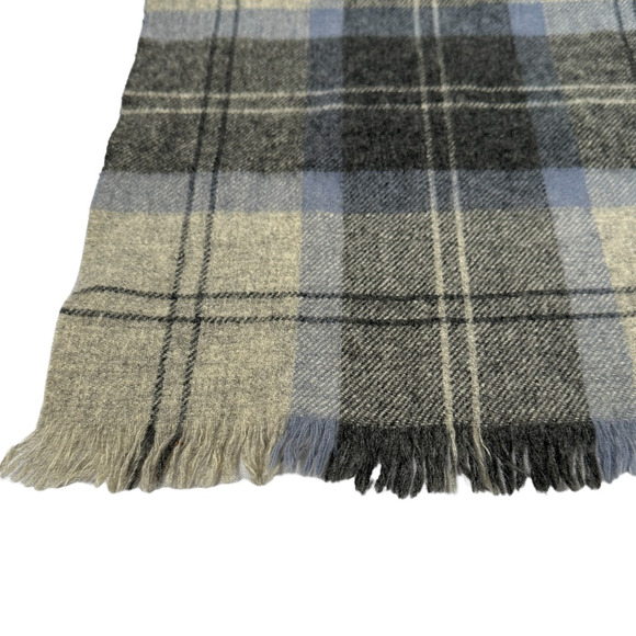Vintage Saks Fifth Avenue Womens Scarf 100% Wool Gray Plaid Scotland Rectangle - Picture 3 of 5